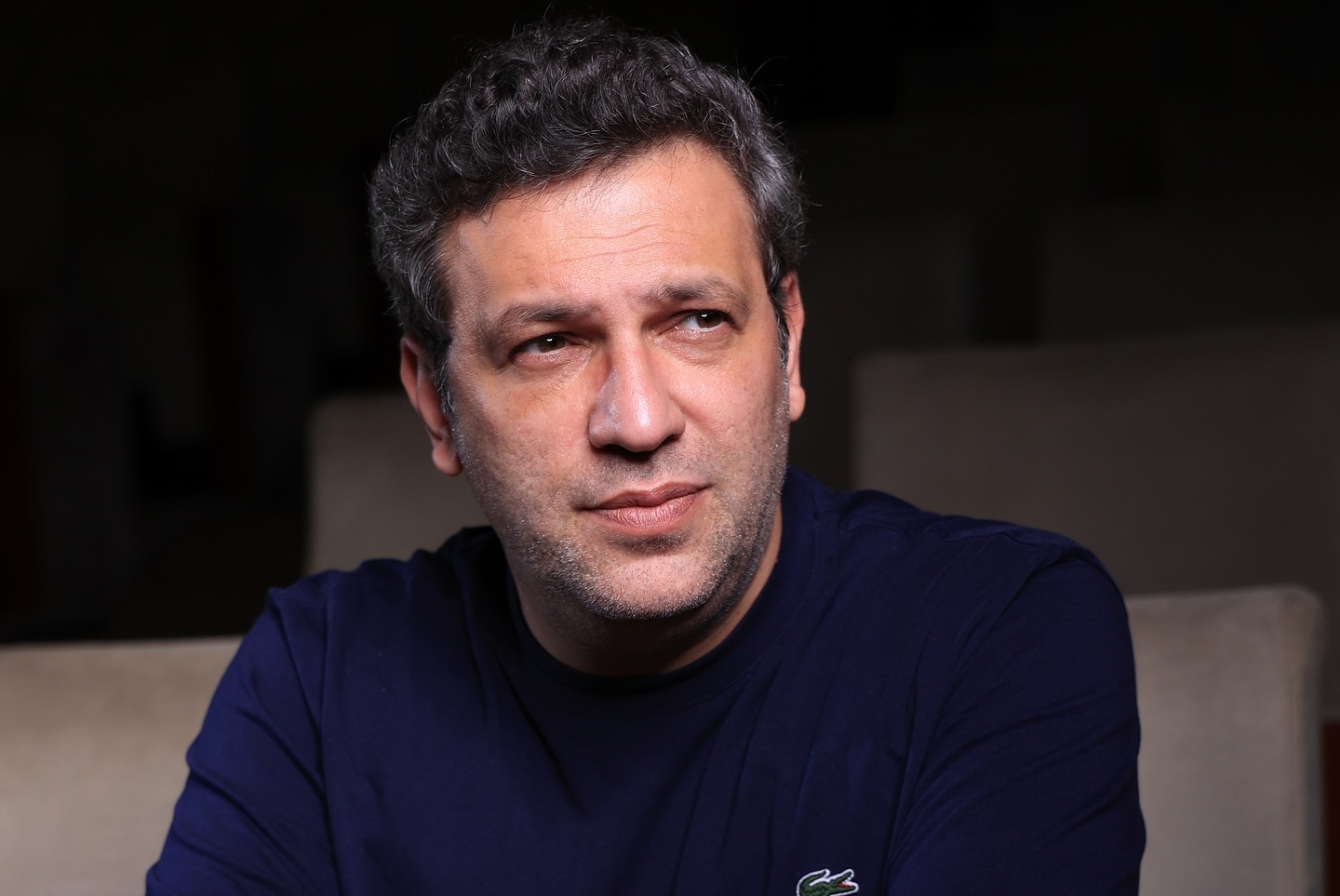 Yadıma Rafet El Roman düşüb. 2005-2006-cı illər. Jele, uzun bakkenbardlar, rafet papaqları, köhnə puldan təzə pula keçid, trapes şalvarlar, Nokia 6230, internetə qoşulan modemin səsi...